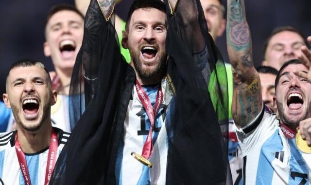 必发-梁熙明：梅西2022超越迭戈1986