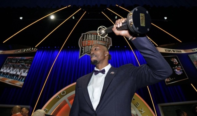 必发-霍华德：我可能进不了75大 但我现在是名人堂成员