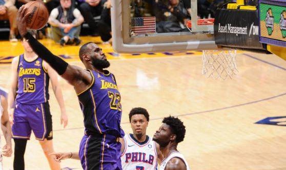 必发-末节171球联盟第一！詹皇末节11分+关键三分制胜